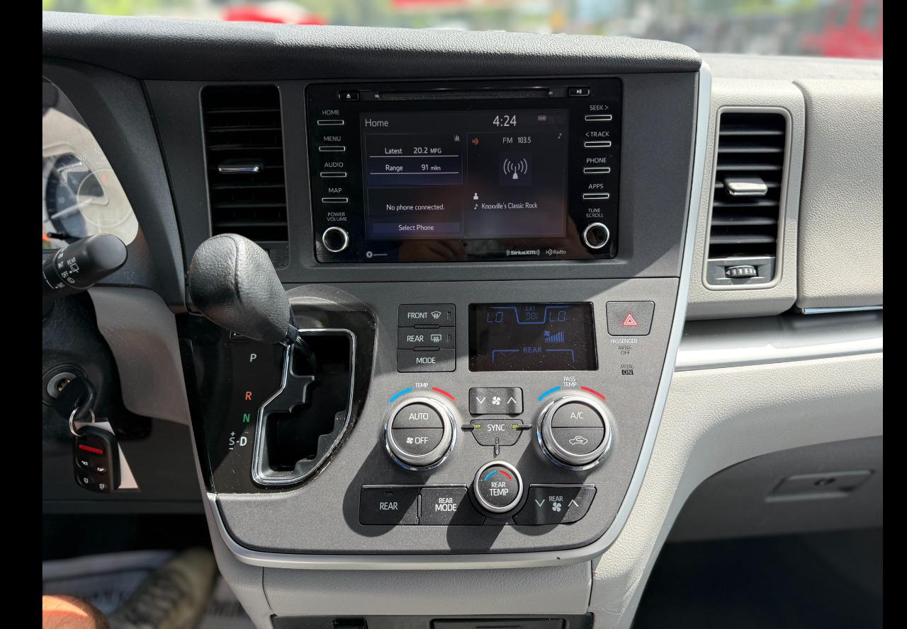 Toyota Sienna LE 8-Passenger 2020