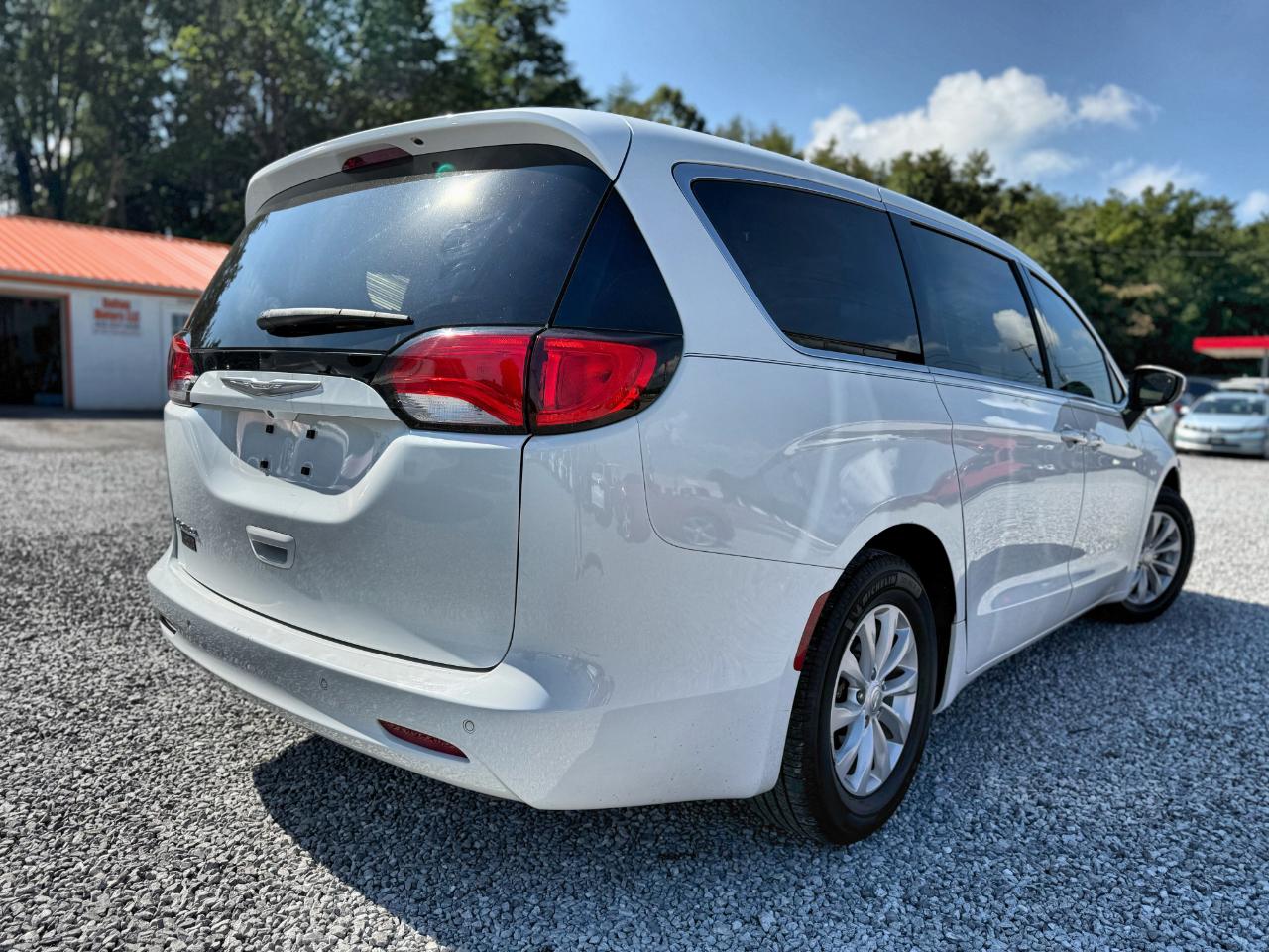 Chrysler Pacifica Touring 2017