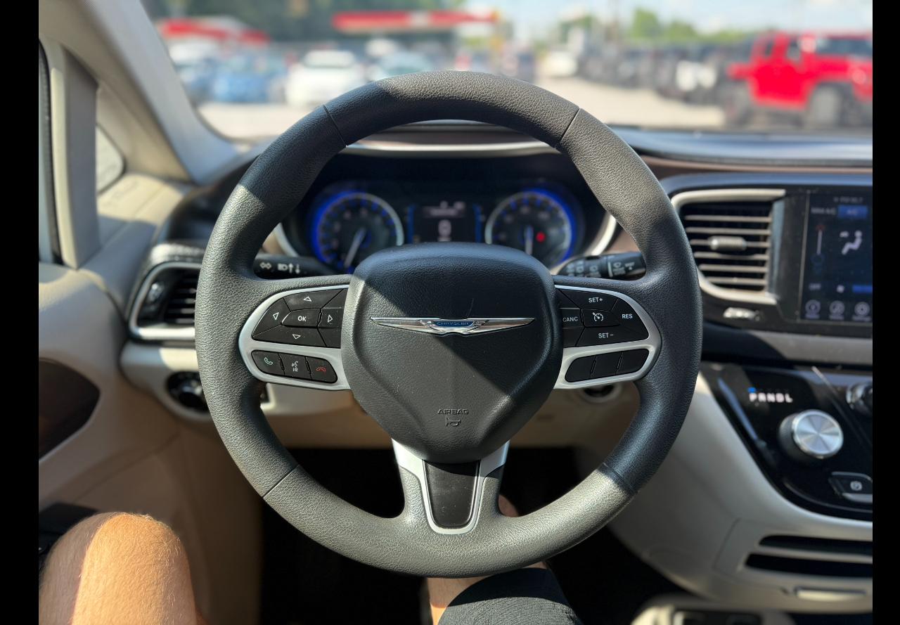 Chrysler Pacifica Touring 2017