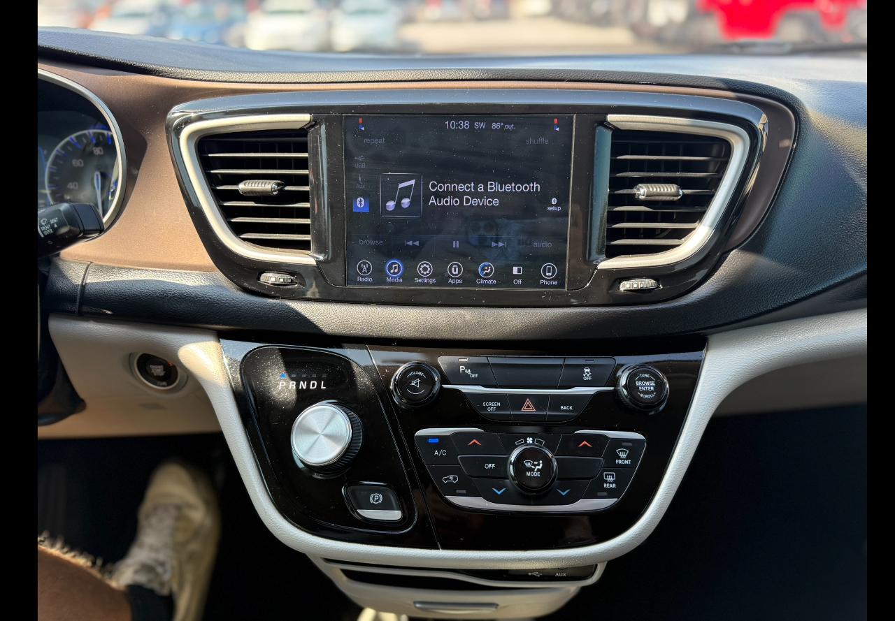 Chrysler Pacifica Touring 2017