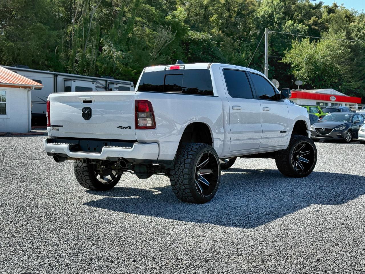 RAM 1500 Big Horn Crew Cab SWB 4WD 2022