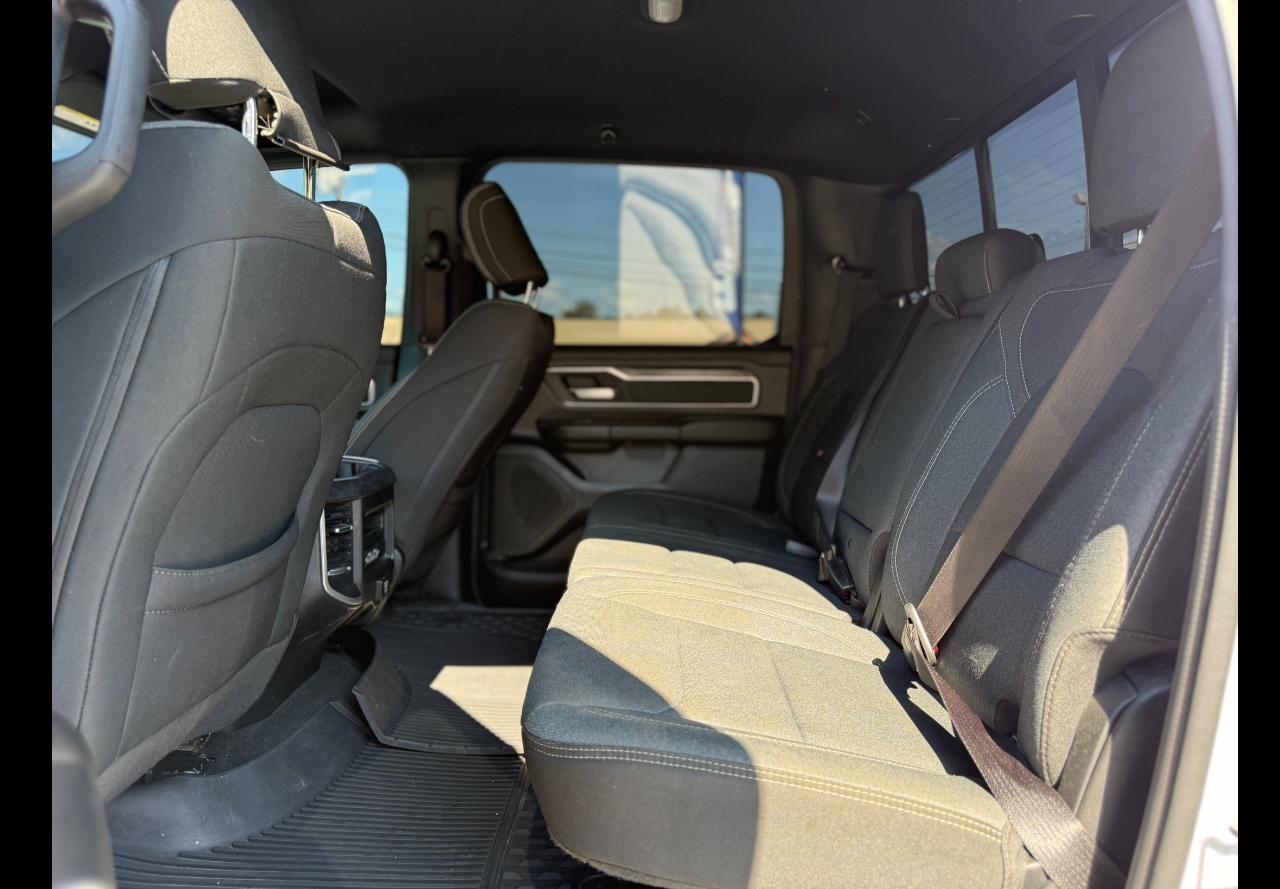 RAM 1500 Big Horn Crew Cab SWB 4WD 2022