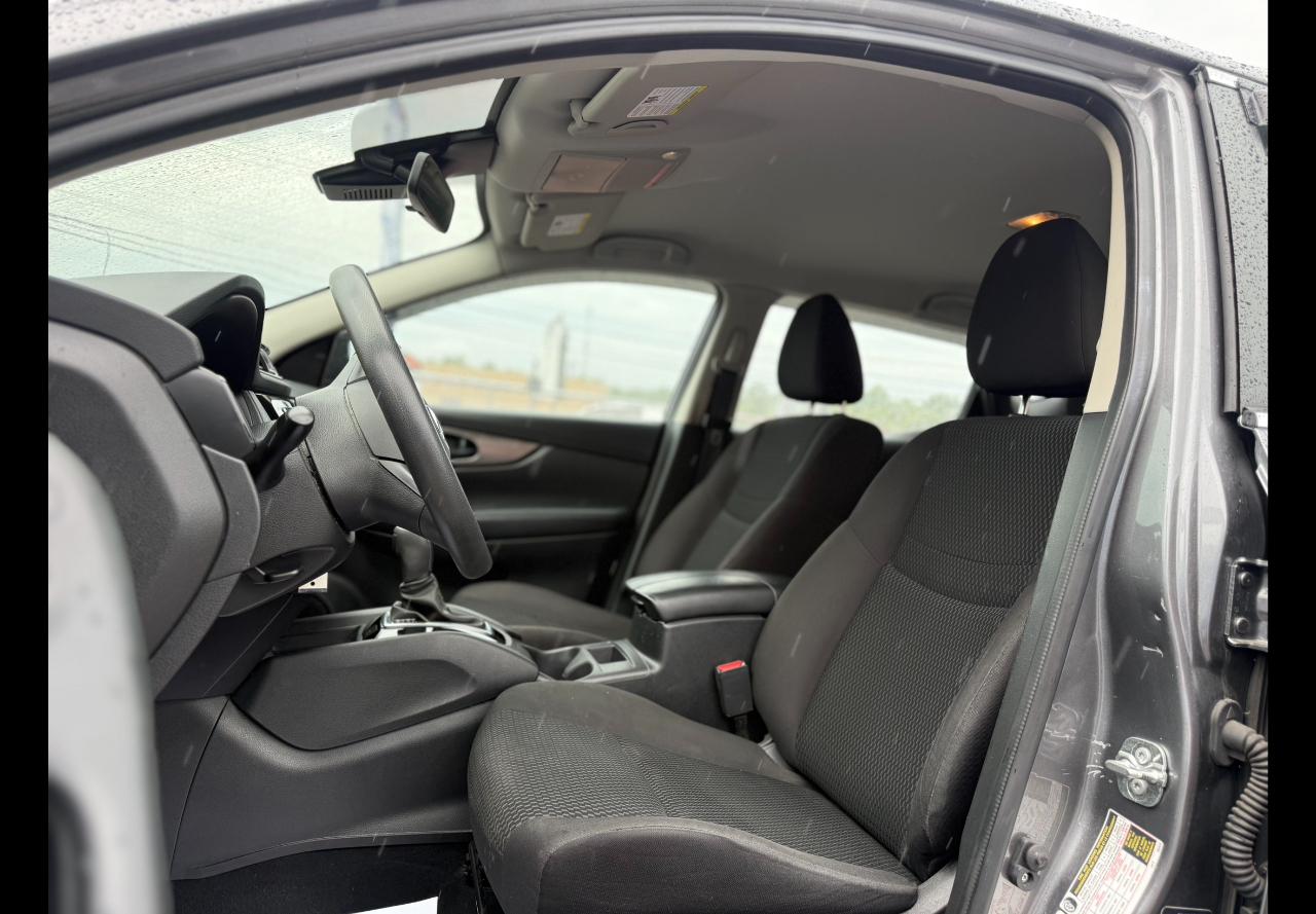 Nissan Rogue Sport S 2020