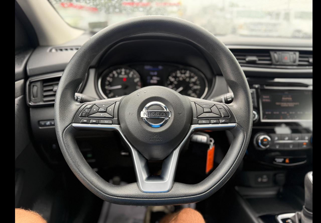 Nissan Rogue Sport S 2020