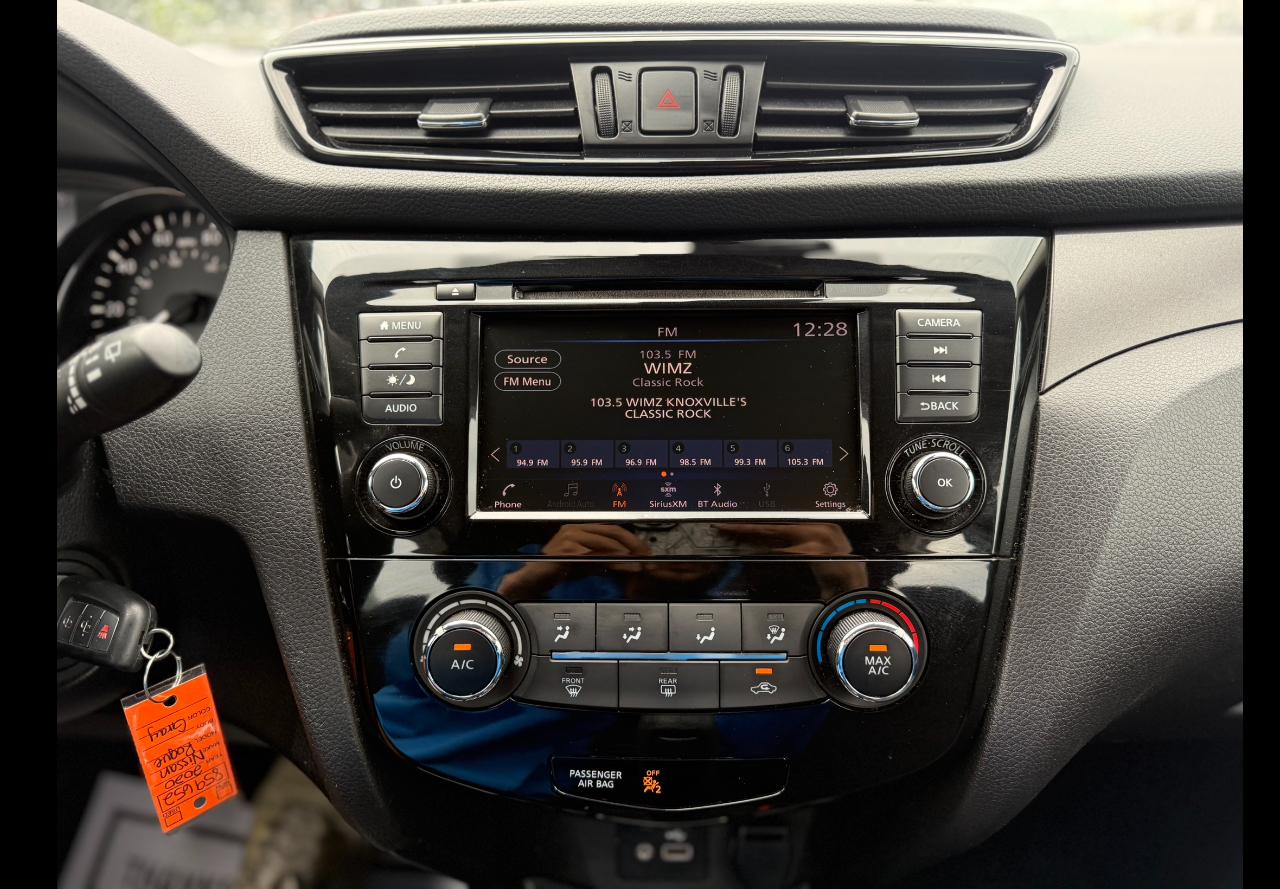 Nissan Rogue Sport S 2020