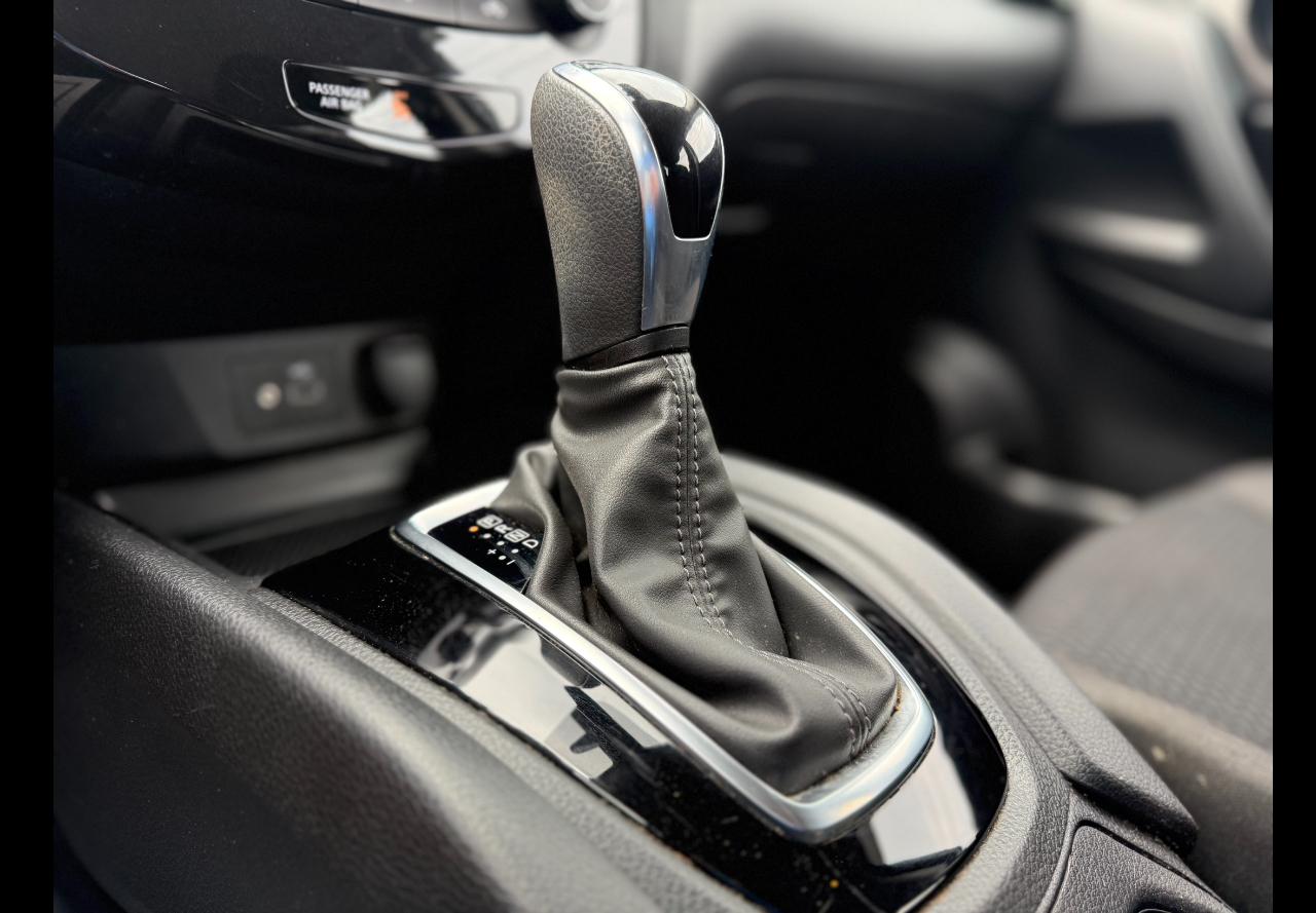 Nissan Rogue Sport S 2020