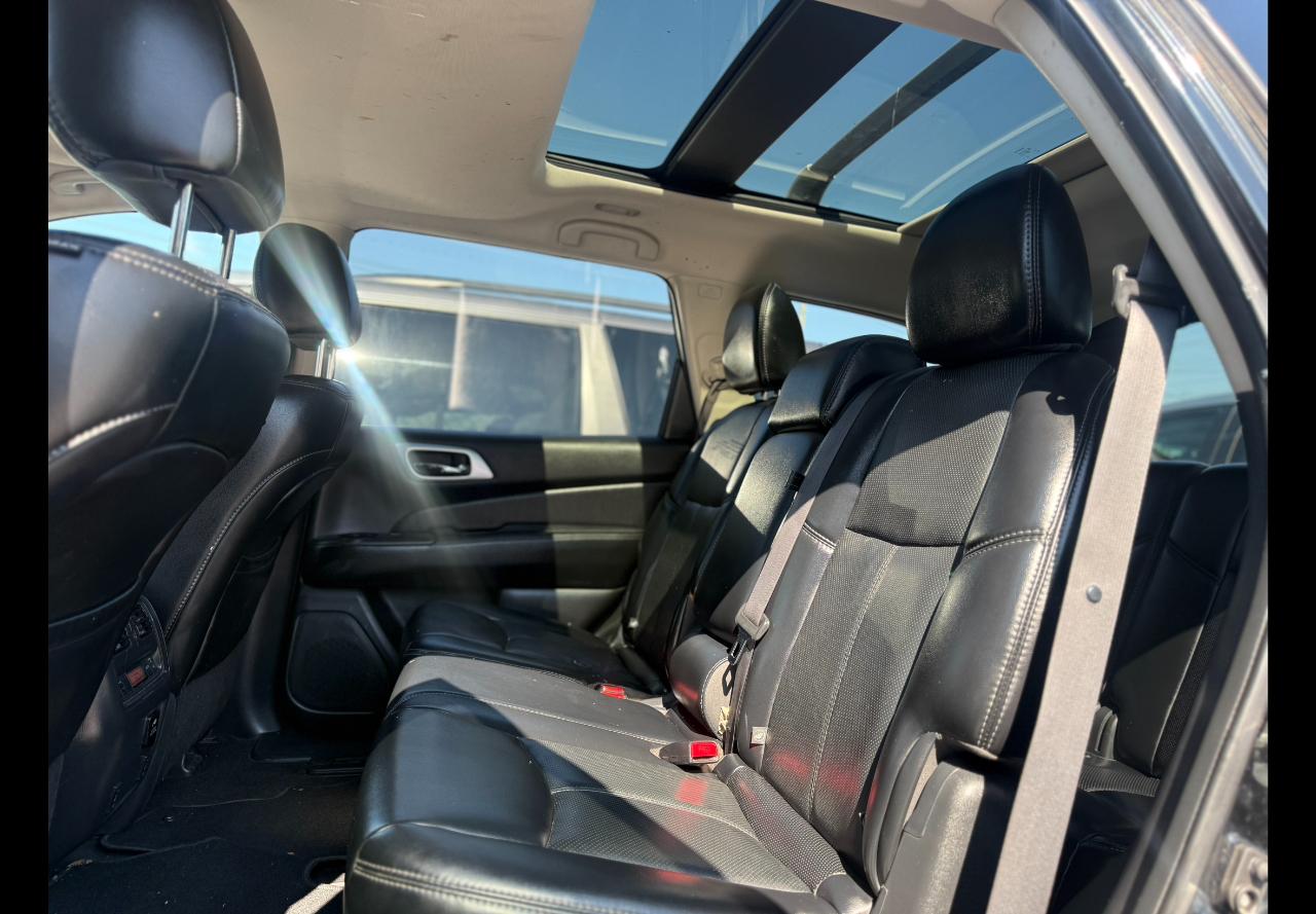 Nissan Pathfinder Platinum 4WD 2017