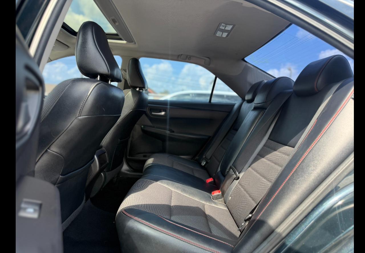 Toyota Camry SE 2017
