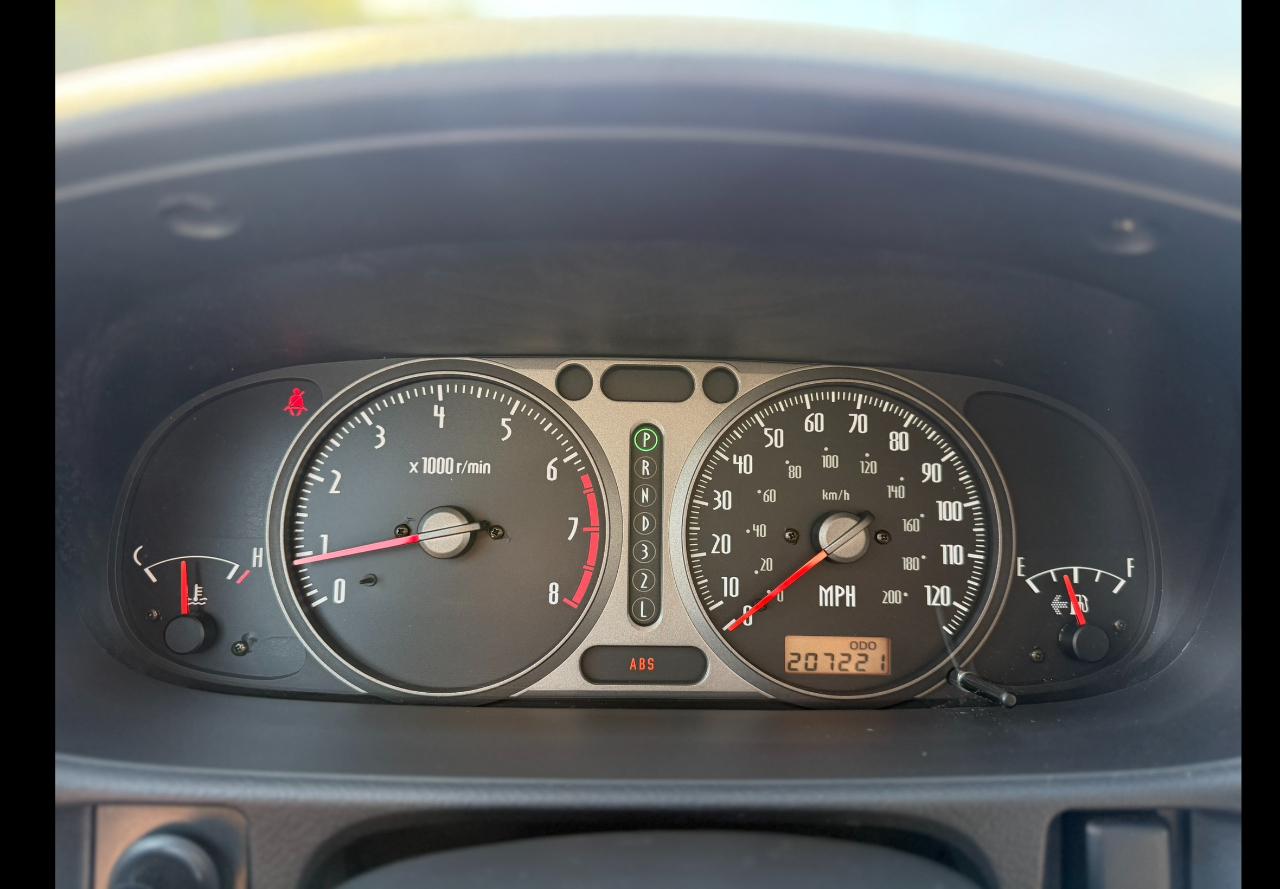Isuzu Axiom S 2WD 2003