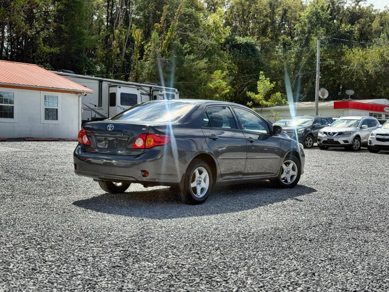 Toyota Corolla Base 5-Speed MT 2010