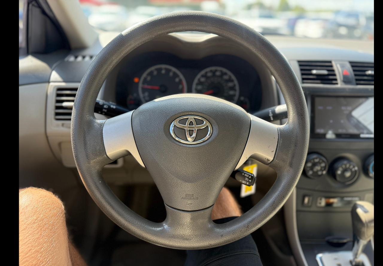 Toyota Corolla Base 5-Speed MT 2010
