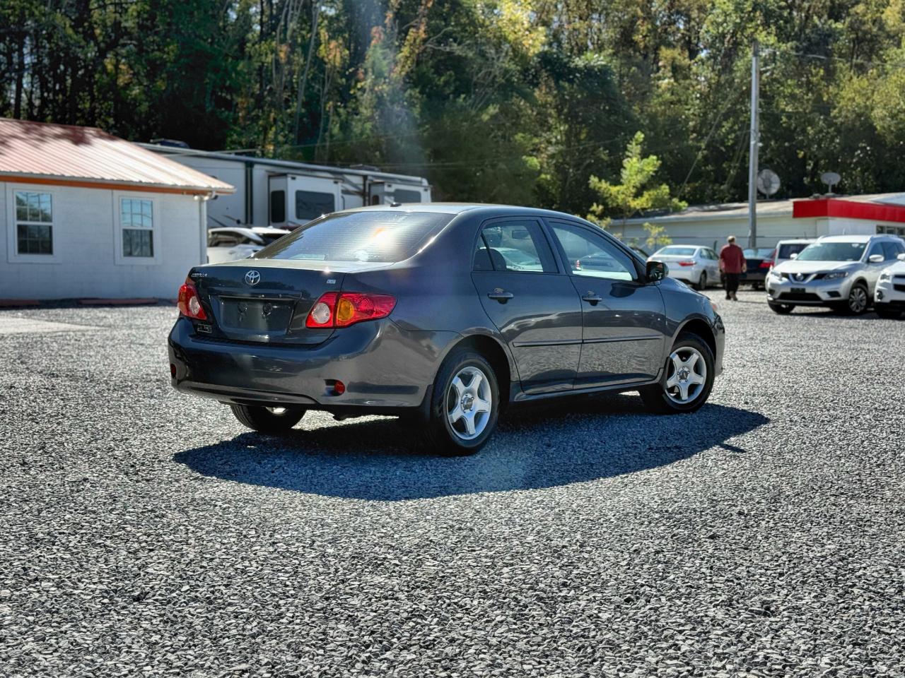 Toyota Corolla Base 5-Speed MT 2010