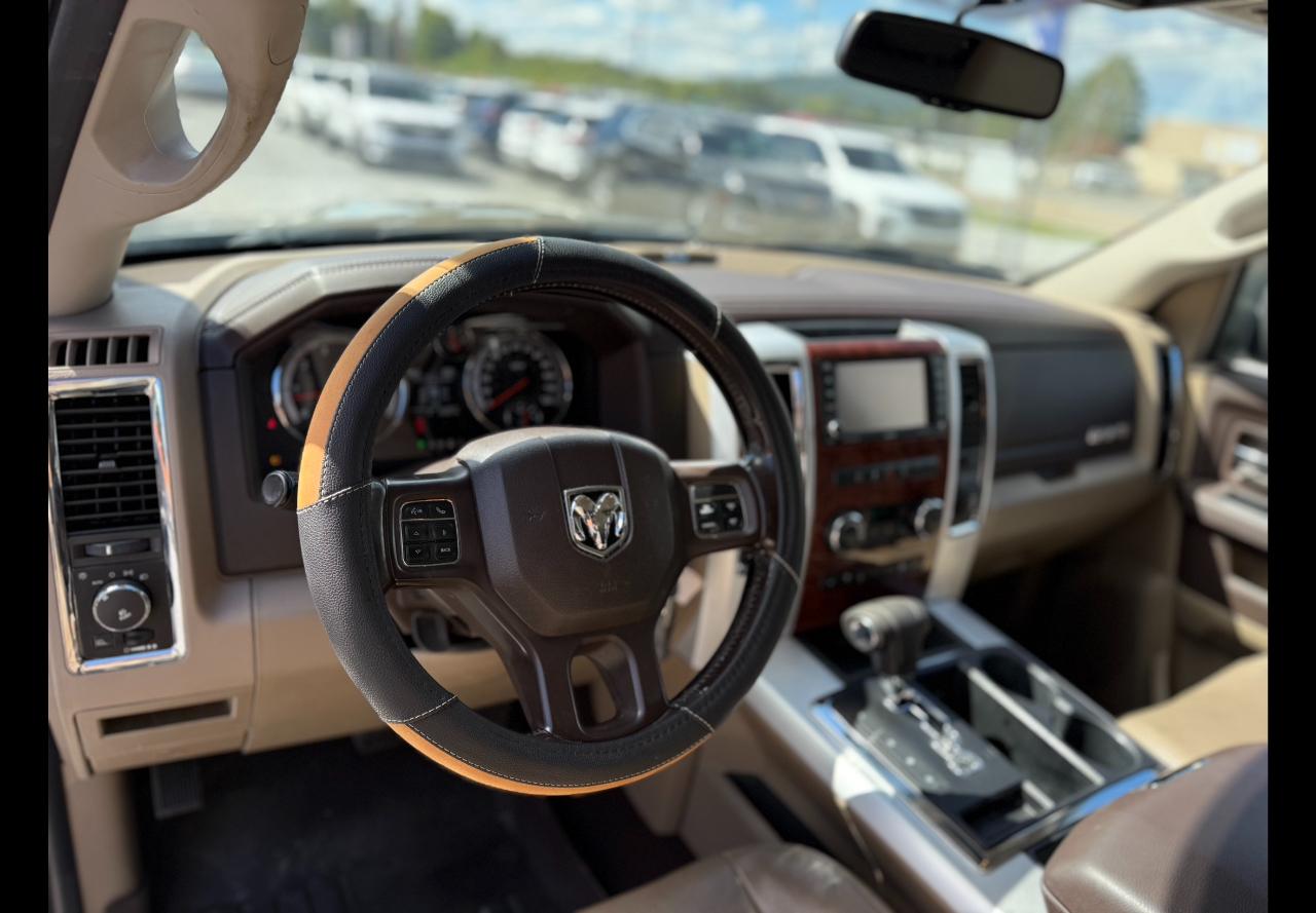 RAM 1500 Laramie Crew Cab 2WD 2012