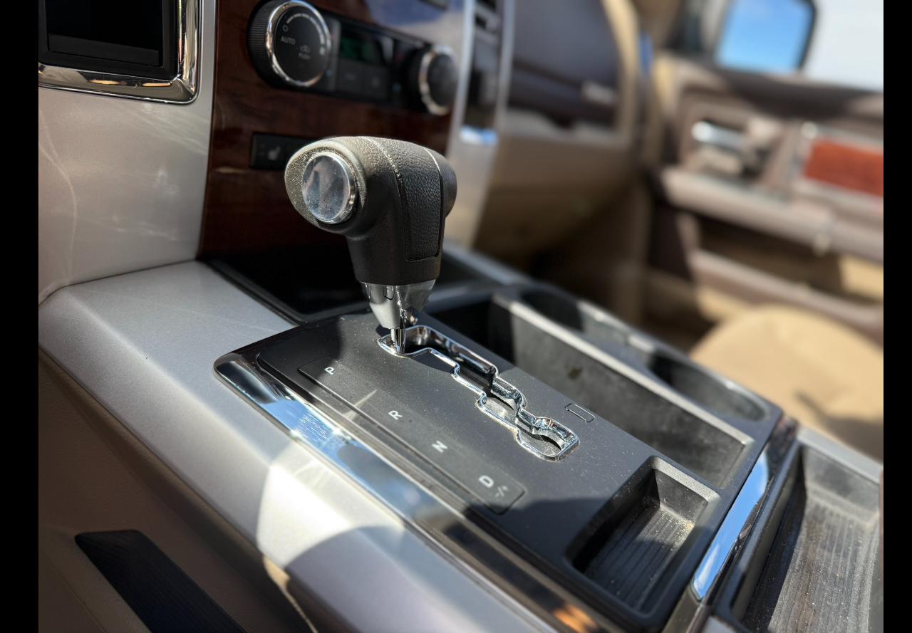 RAM 1500 Laramie Crew Cab 2WD 2012