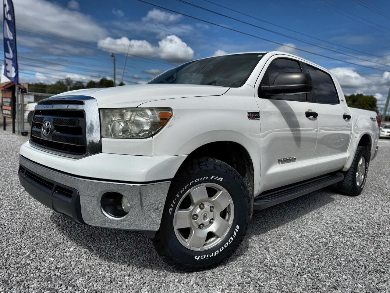 Toyota Tundra Tundra-Grade CrewMax 5.7L FFV 4WD 2011