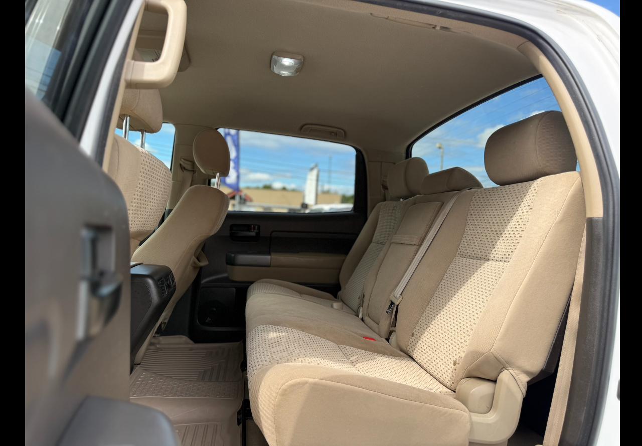 Toyota Tundra Tundra-Grade CrewMax 5.7L FFV 4WD 2011