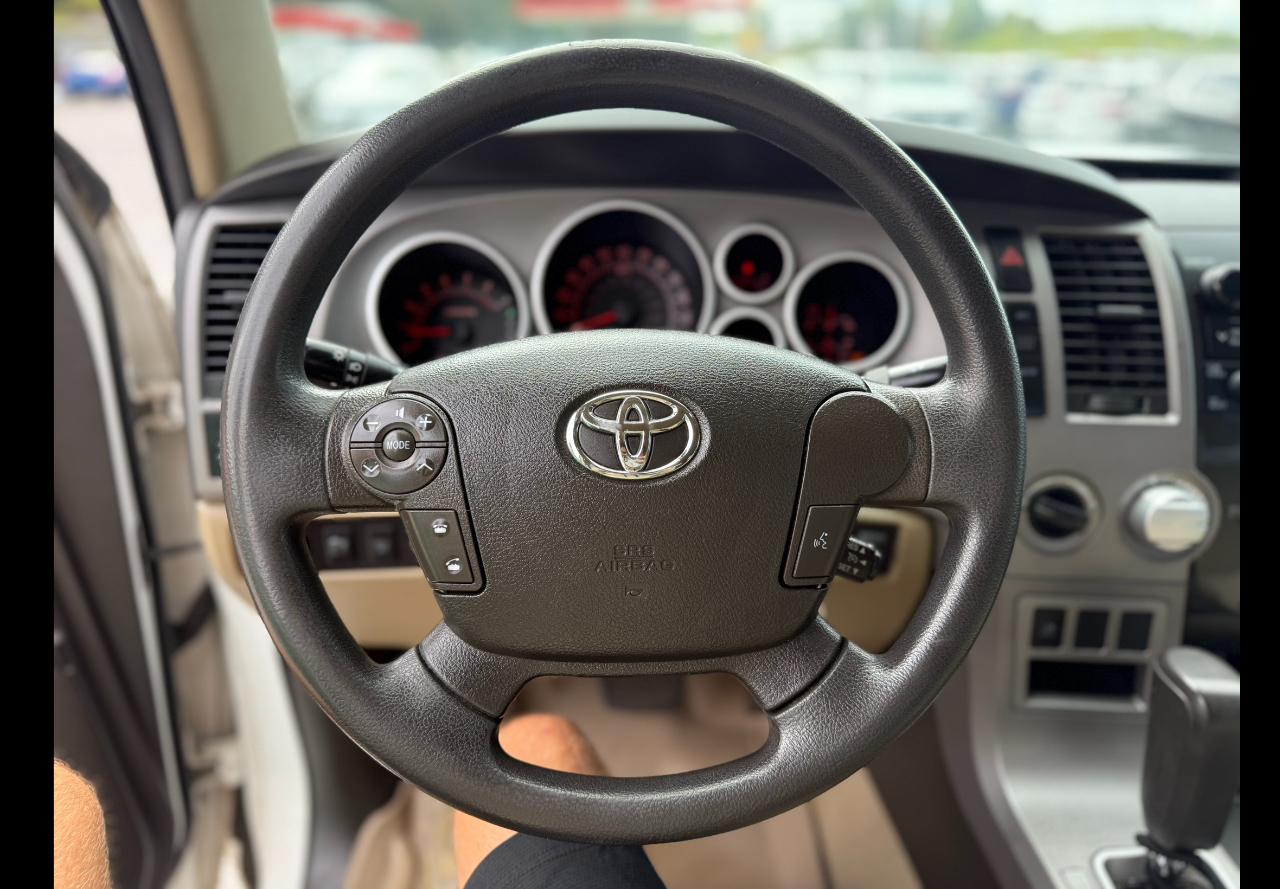 Toyota Tundra Tundra-Grade CrewMax 5.7L FFV 4WD 2011