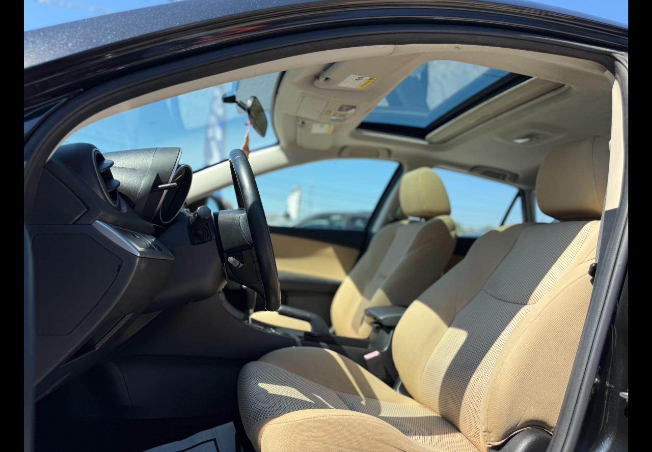 Mazda MAZDA3 s Touring 5-Door 2012