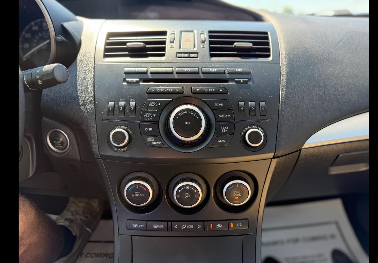 Mazda MAZDA3 s Touring 5-Door 2012