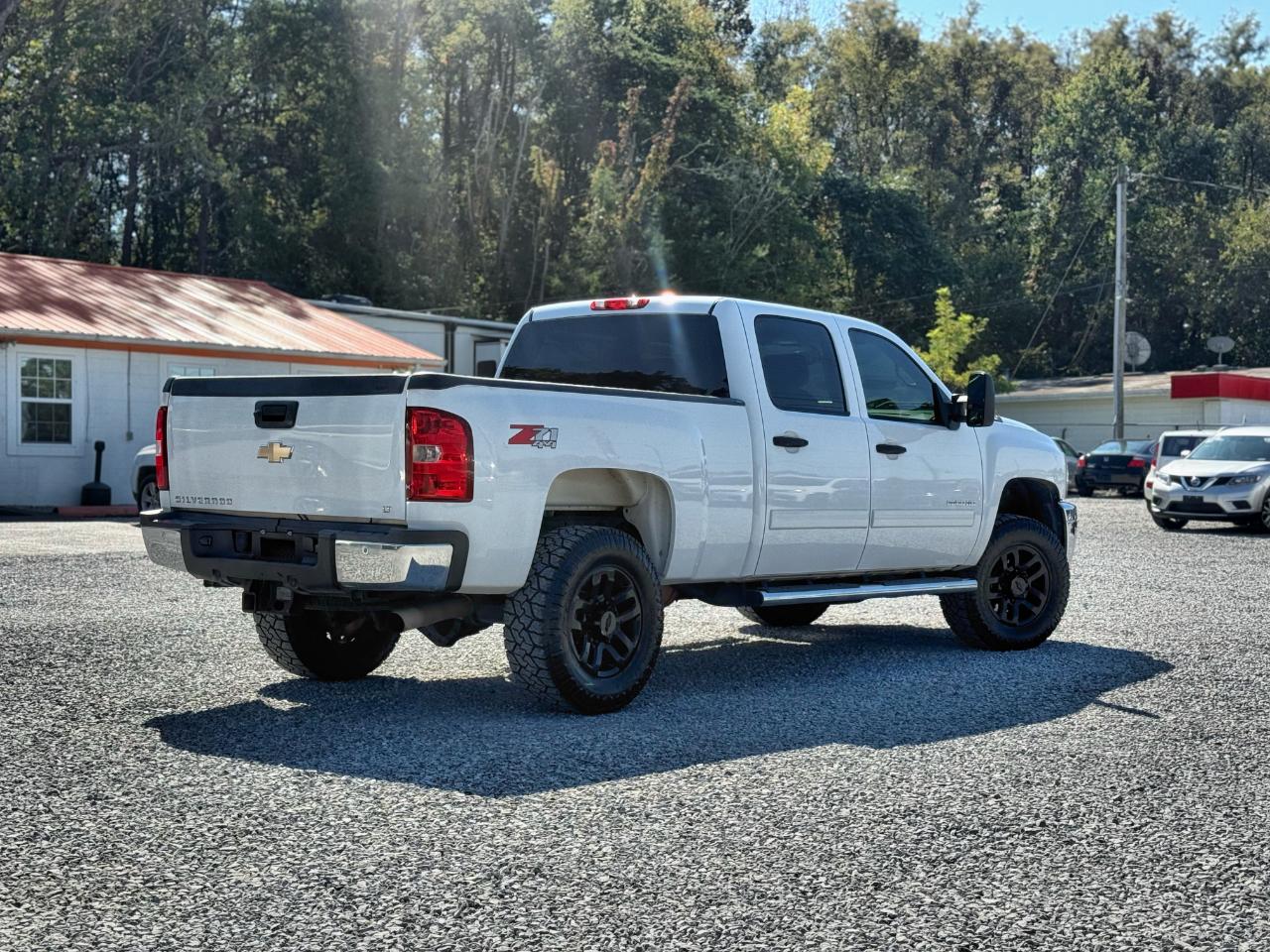 Chevrolet Silverado 2500HD LT Crew Cab 4WD 2011