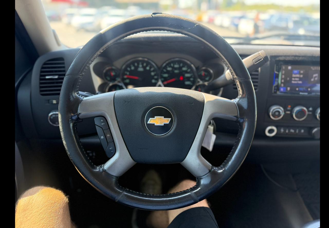 Chevrolet Silverado 2500HD LT Crew Cab 4WD 2011
