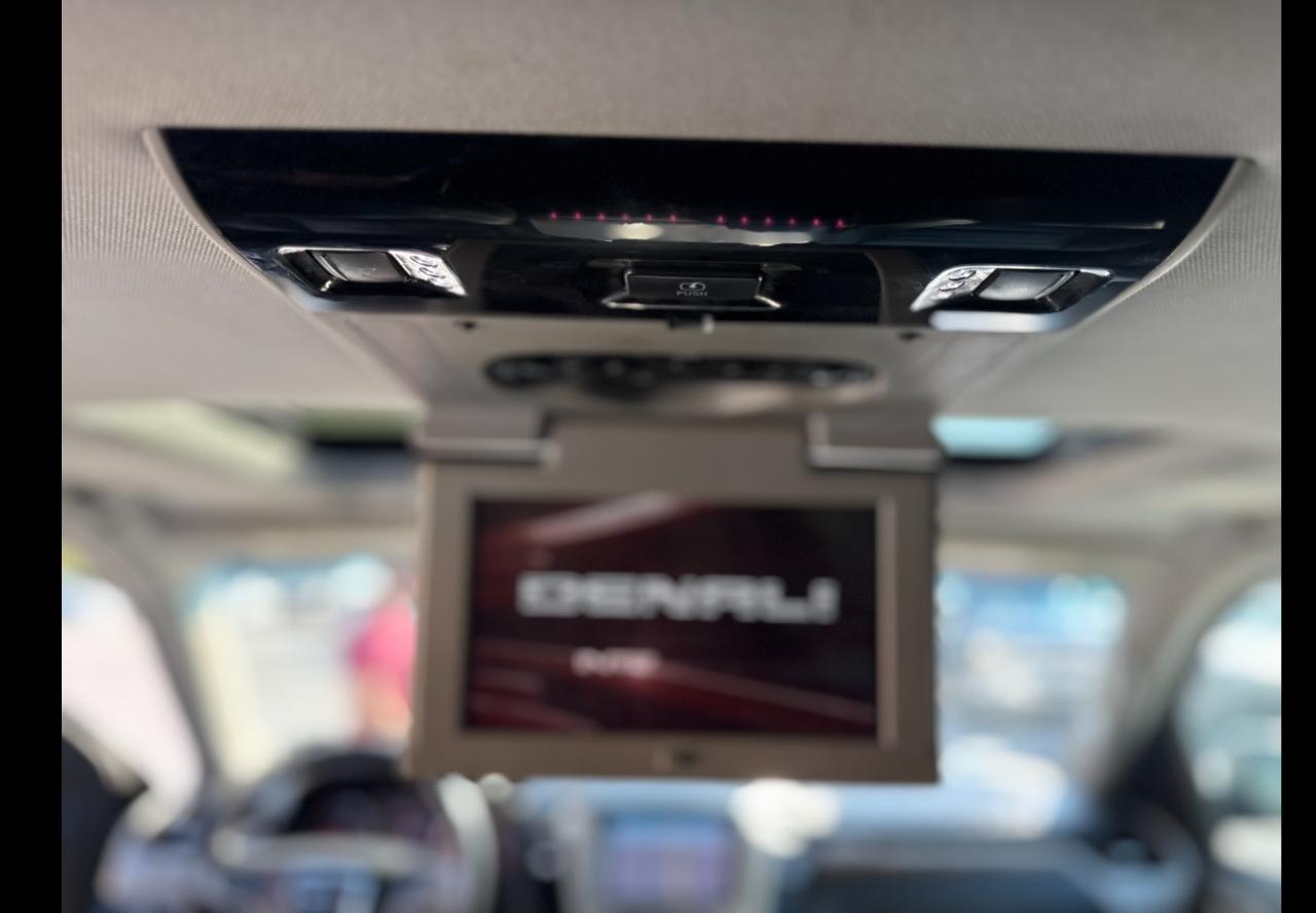 GMC Yukon Denali 4WD 2015