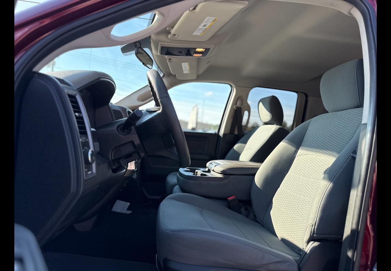 RAM 1500 Tradesman Quad Cab 4WD 2017