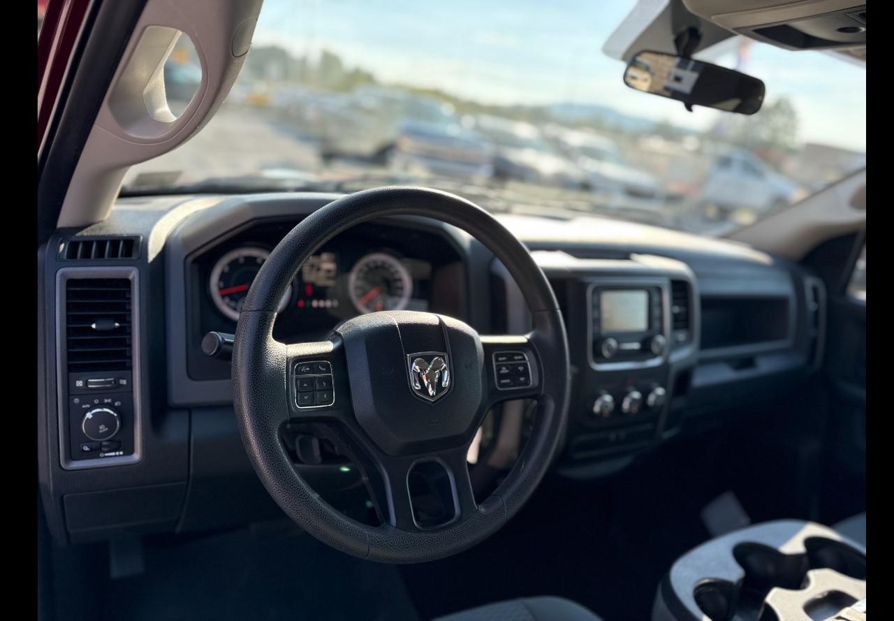 RAM 1500 Tradesman Quad Cab 4WD 2017