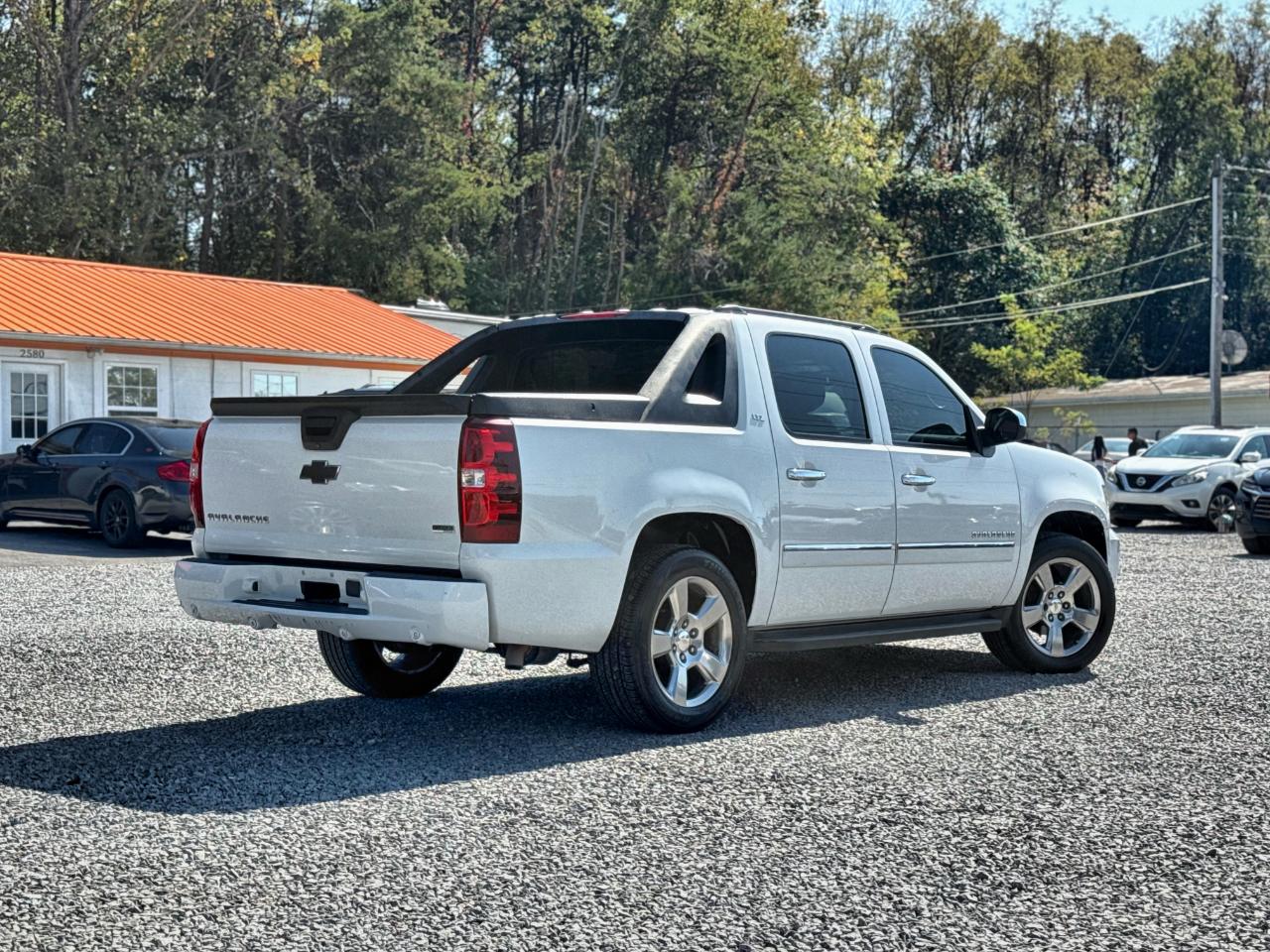 Chevrolet Avalanche LTZ 2WD 2010