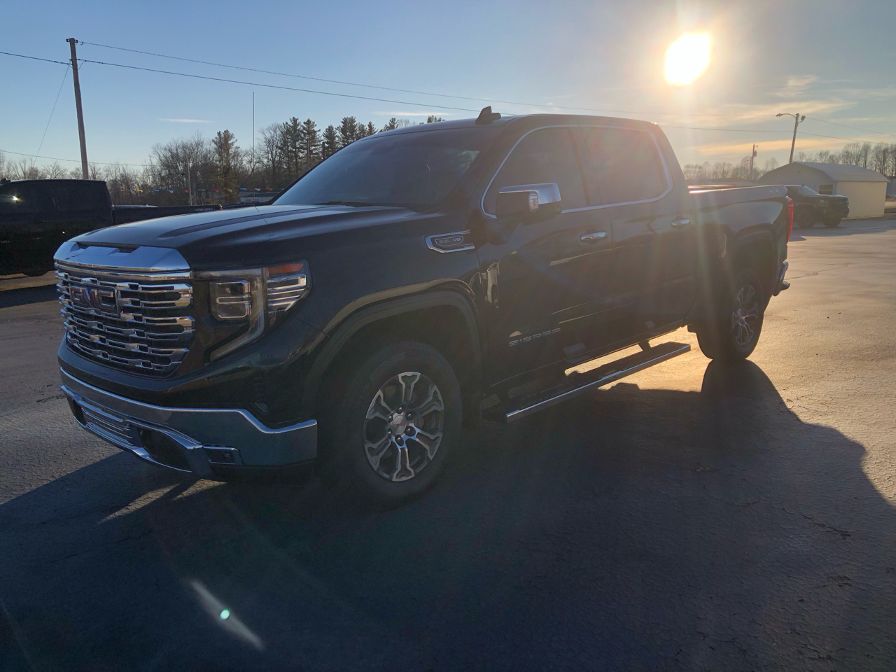 GMC Sierra 1500 SLT Crew Cab 4WD 2025