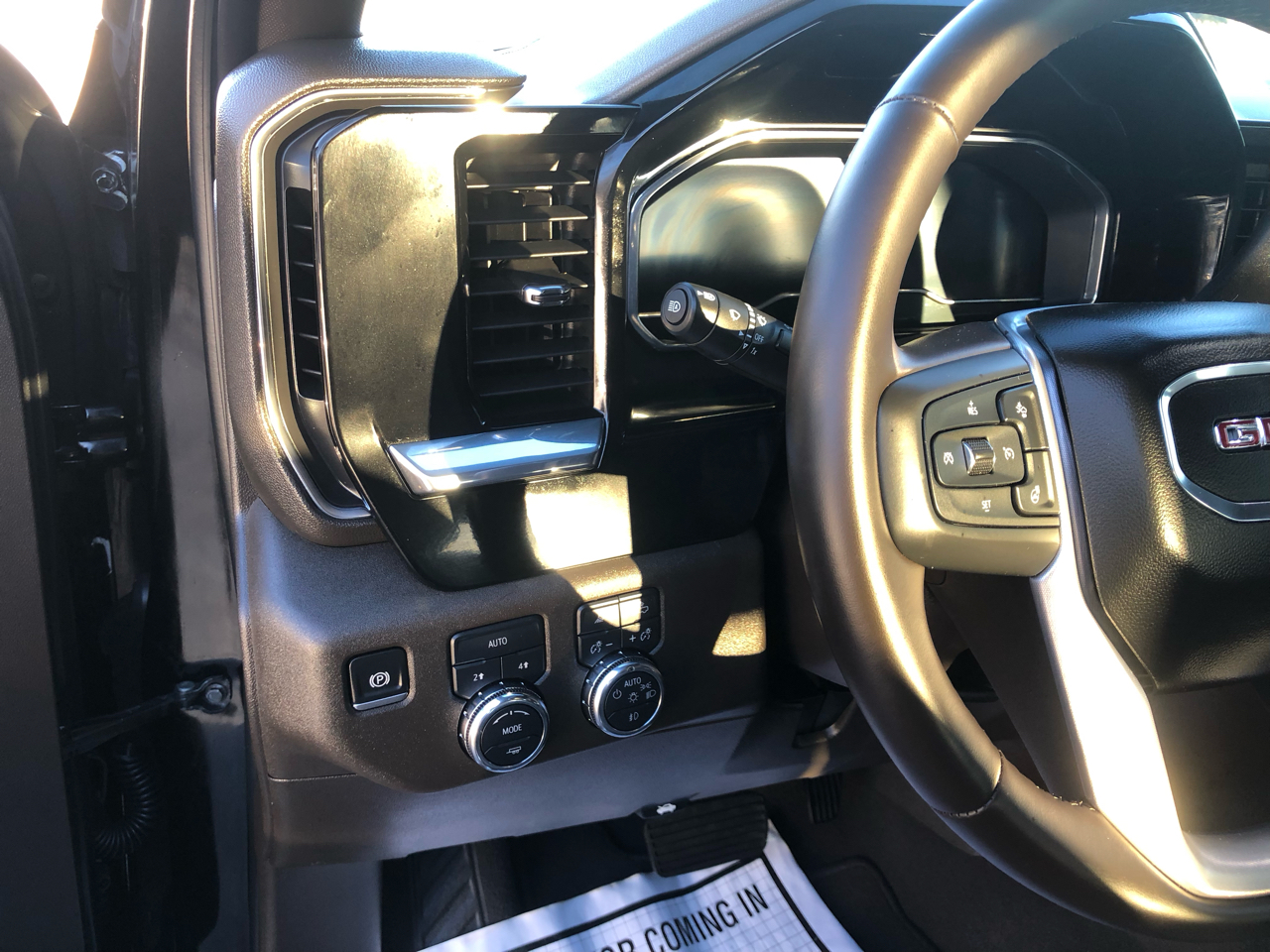 GMC Sierra 1500 SLT Crew Cab 4WD 2025