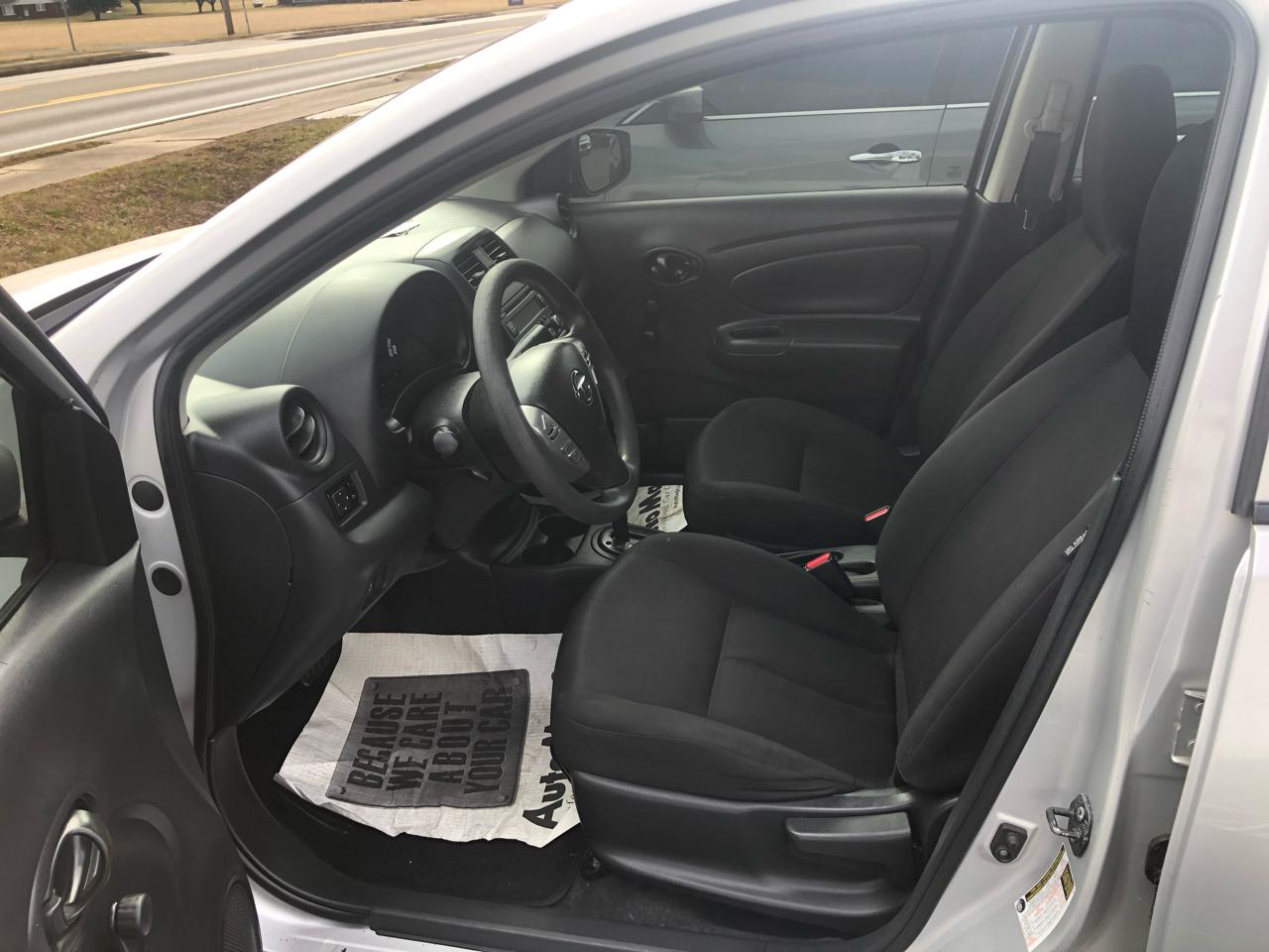 Nissan Versa 1.6 S 5M 2016