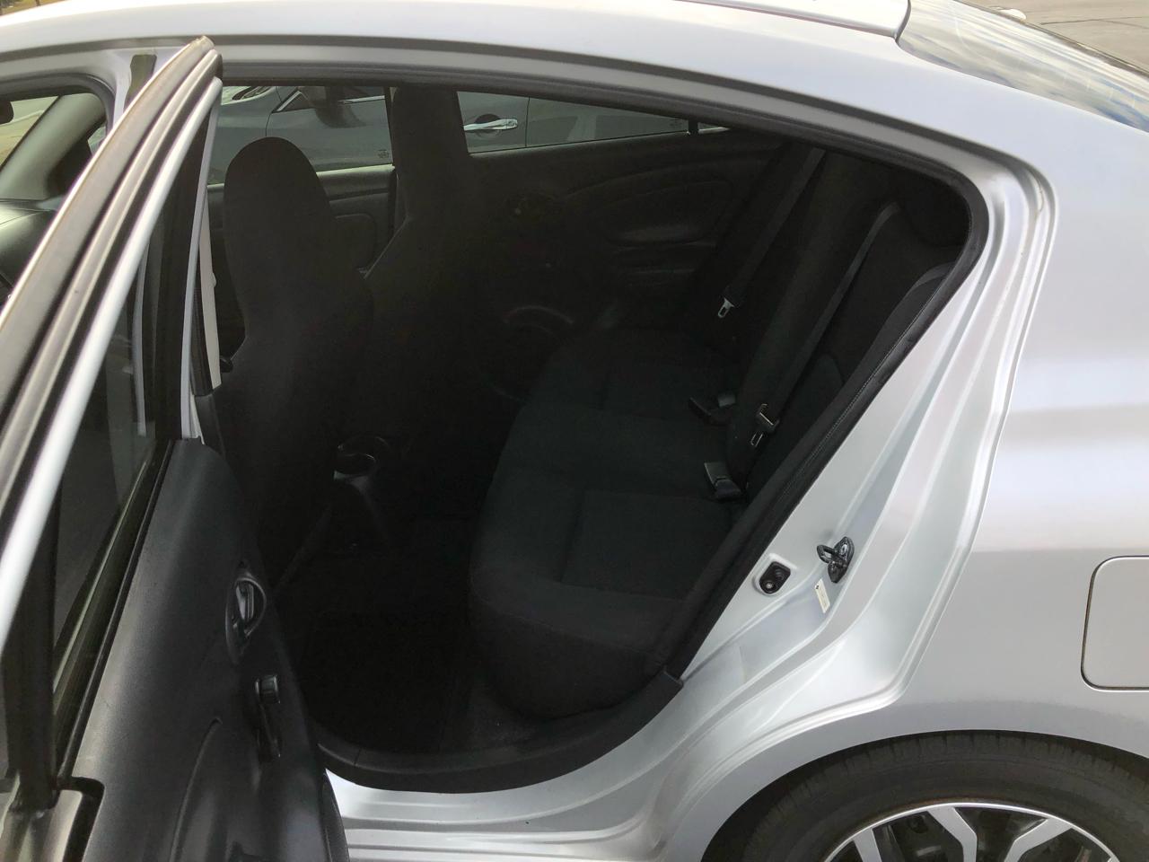 Nissan Versa 1.6 S 5M 2016