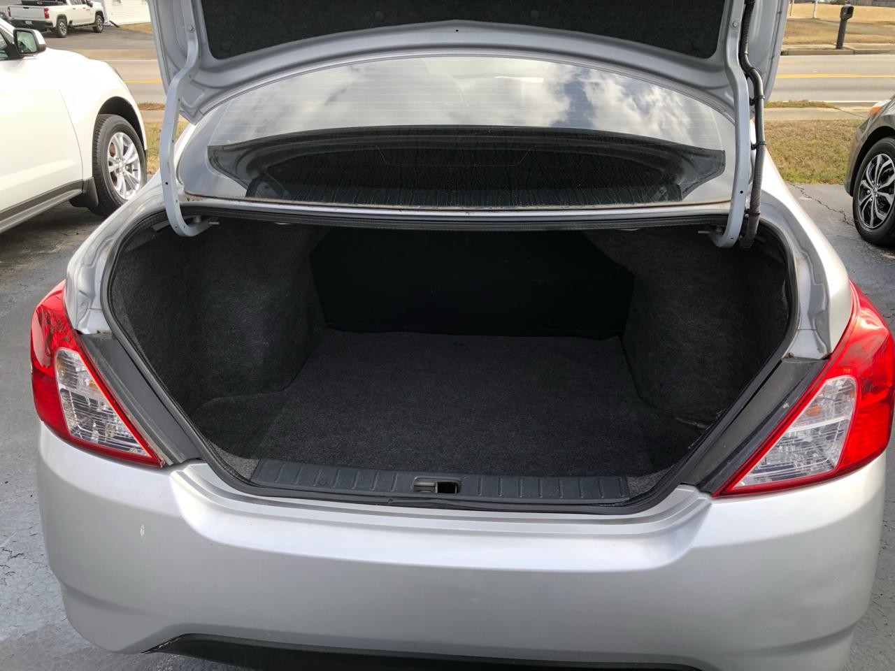 Nissan Versa 1.6 S 5M 2016