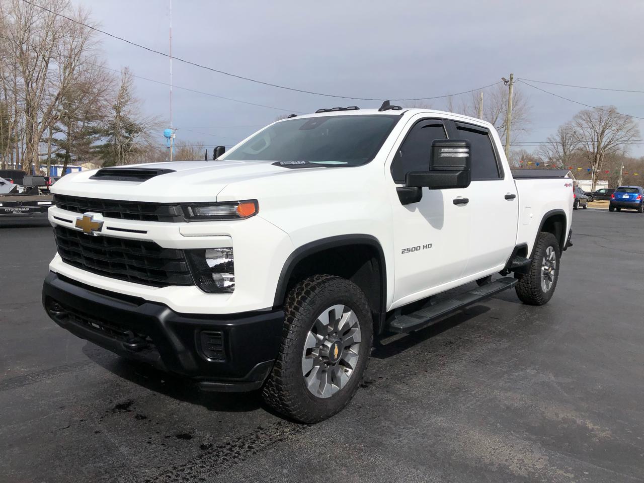 2024 Chevrolet Silverado 2500HD Custom Crew Cab Short Box 4WD