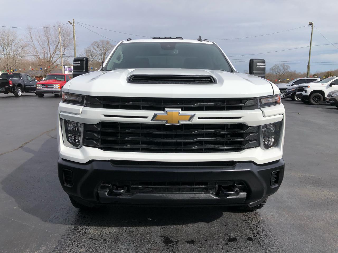 Chevrolet Silverado 2500HD Custom Crew Cab Short Box 4WD 2024