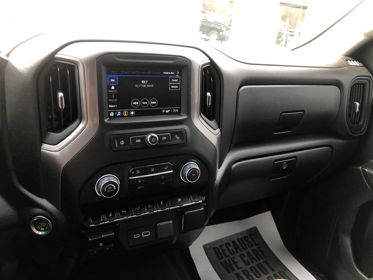 Chevrolet Silverado 2500HD Custom Crew Cab Short Box 4WD 2024