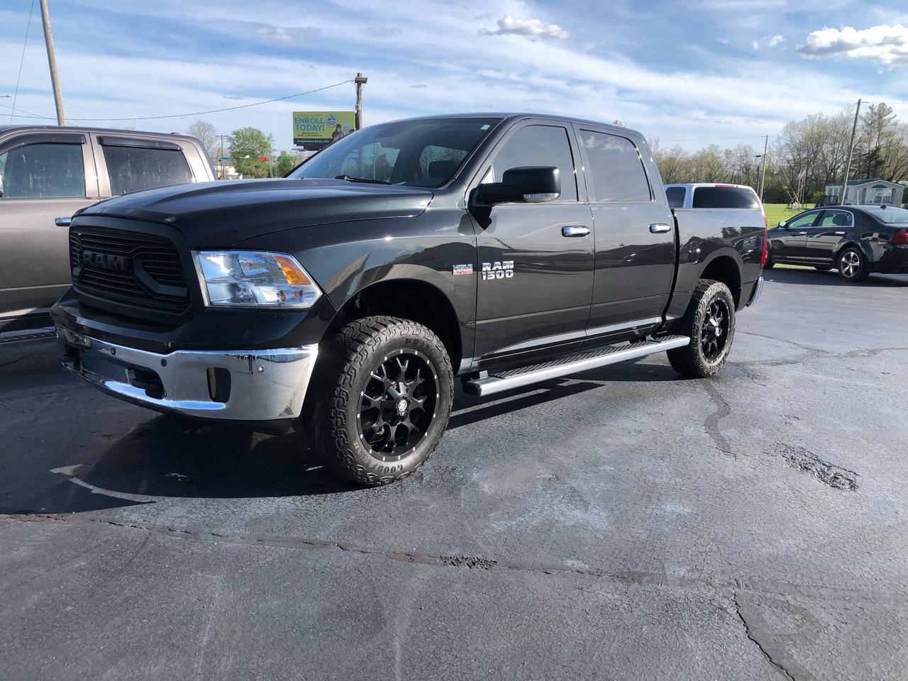 RAM 1500 SLT Crew Cab SWB 4WD 2015