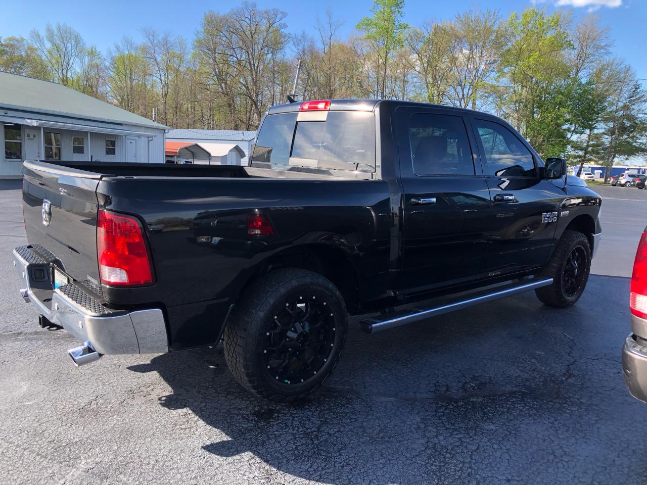 RAM 1500 SLT Crew Cab SWB 4WD 2015