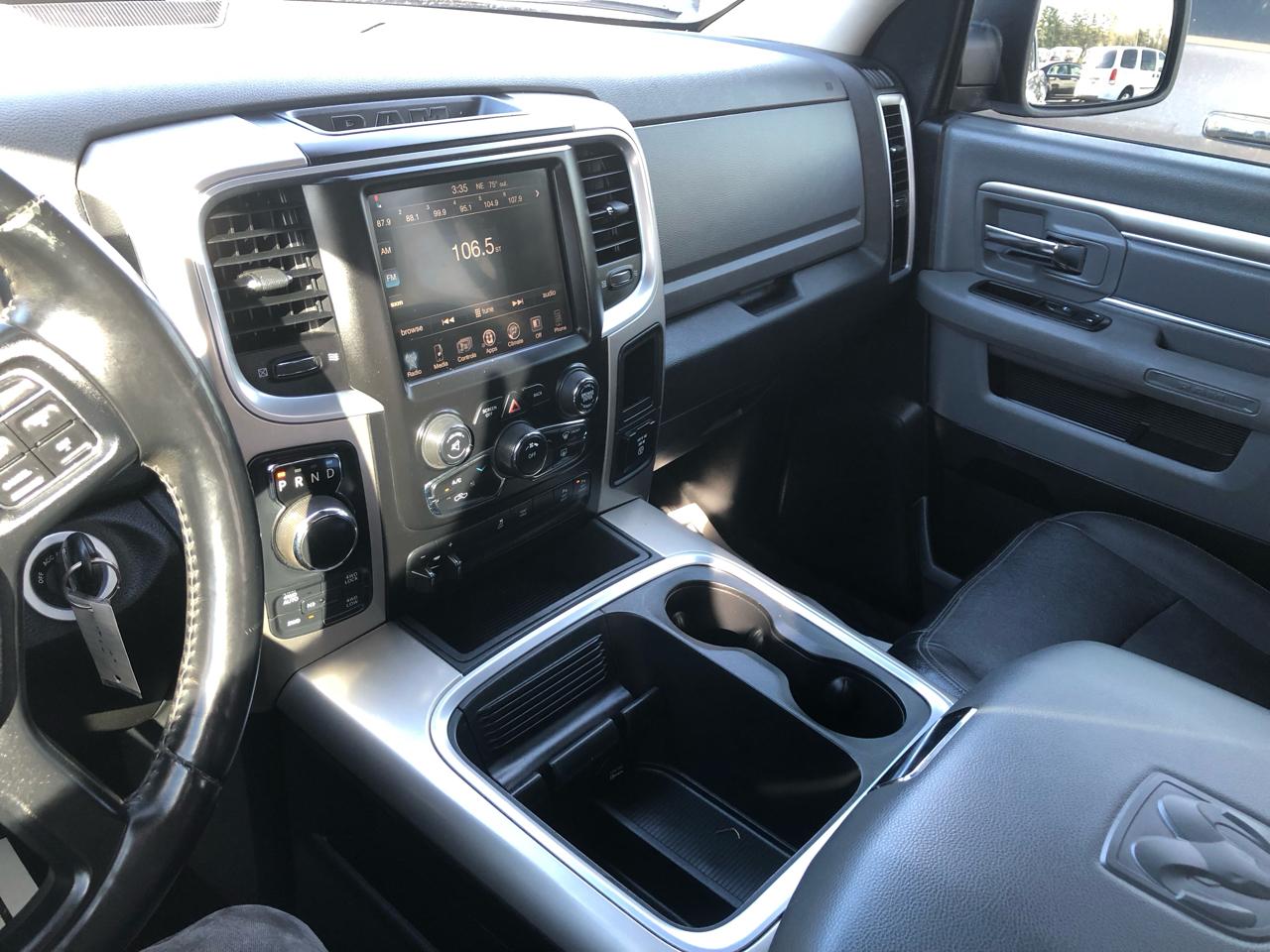 RAM 1500 SLT Crew Cab SWB 4WD 2015