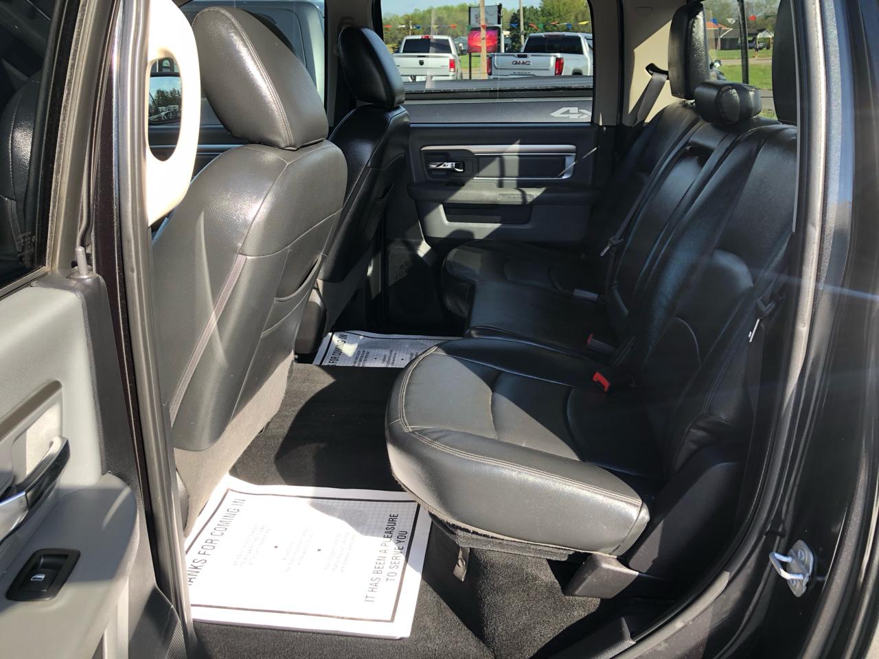 RAM 1500 SLT Crew Cab SWB 4WD 2015