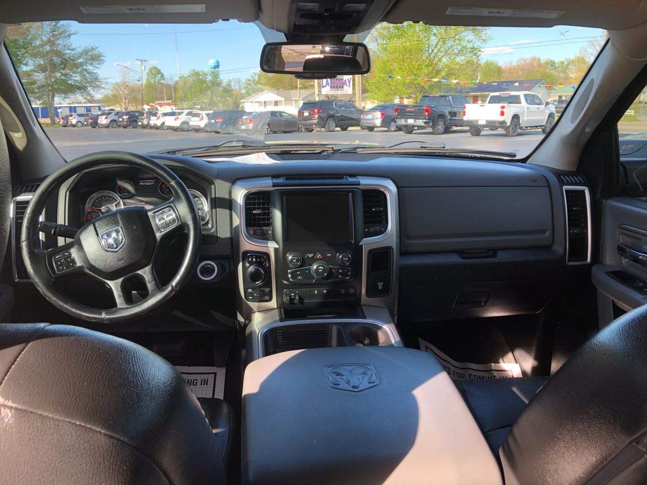 RAM 1500 SLT Crew Cab SWB 4WD 2015