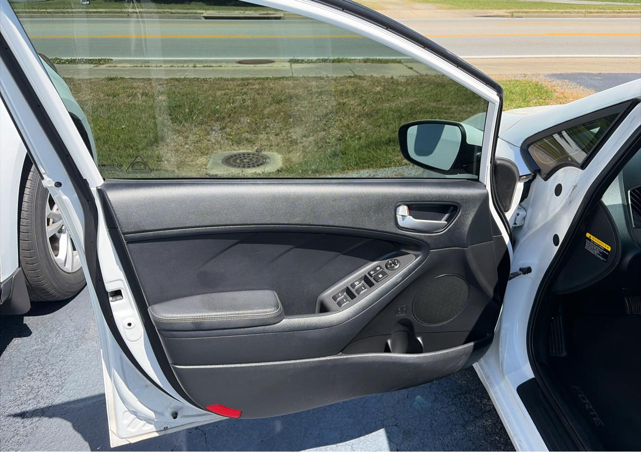 Kia Forte LX 6A 2017