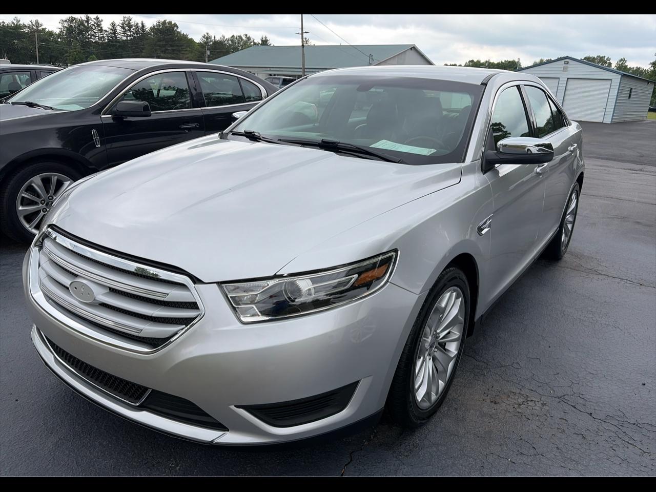 Ford Taurus Limited FWD 2016