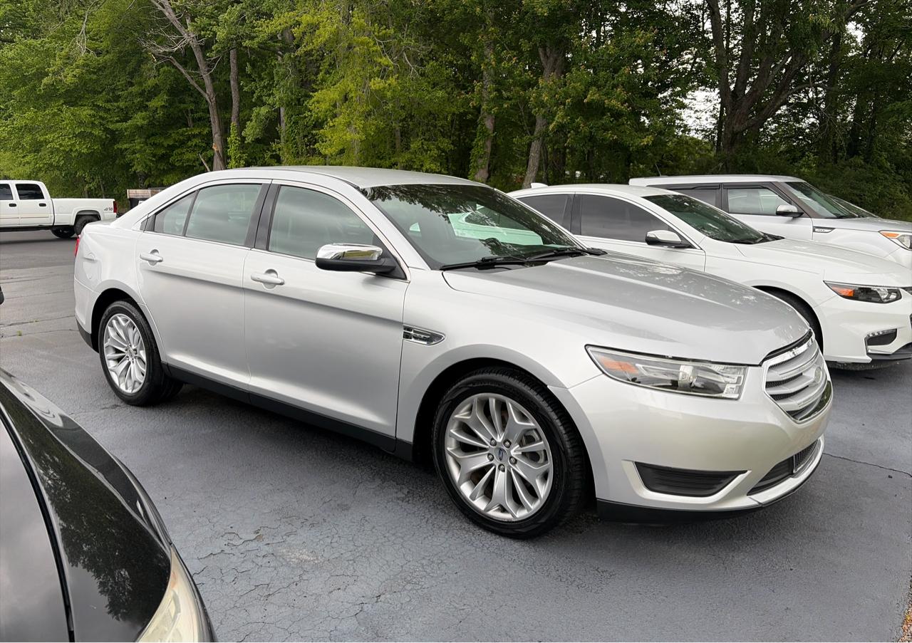 Ford Taurus Limited FWD 2016