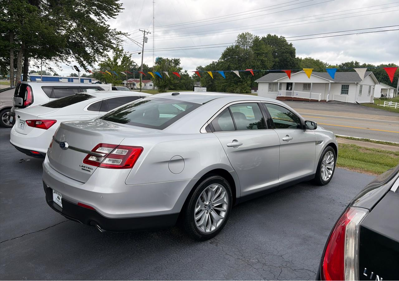 Ford Taurus Limited FWD 2016