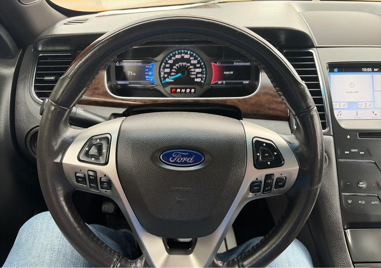 Ford Taurus Limited FWD 2016