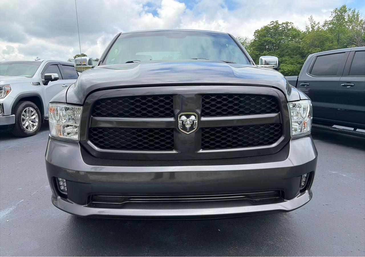 RAM 1500 4WD Crew Cab 140.5" Tradesman 2017