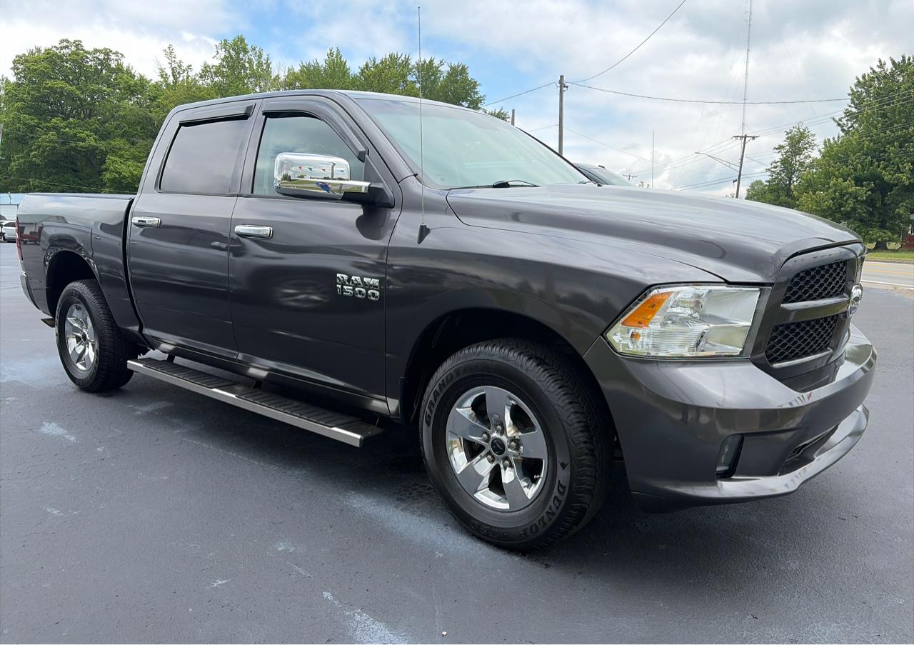 RAM 1500 4WD Crew Cab 140.5" Tradesman 2017