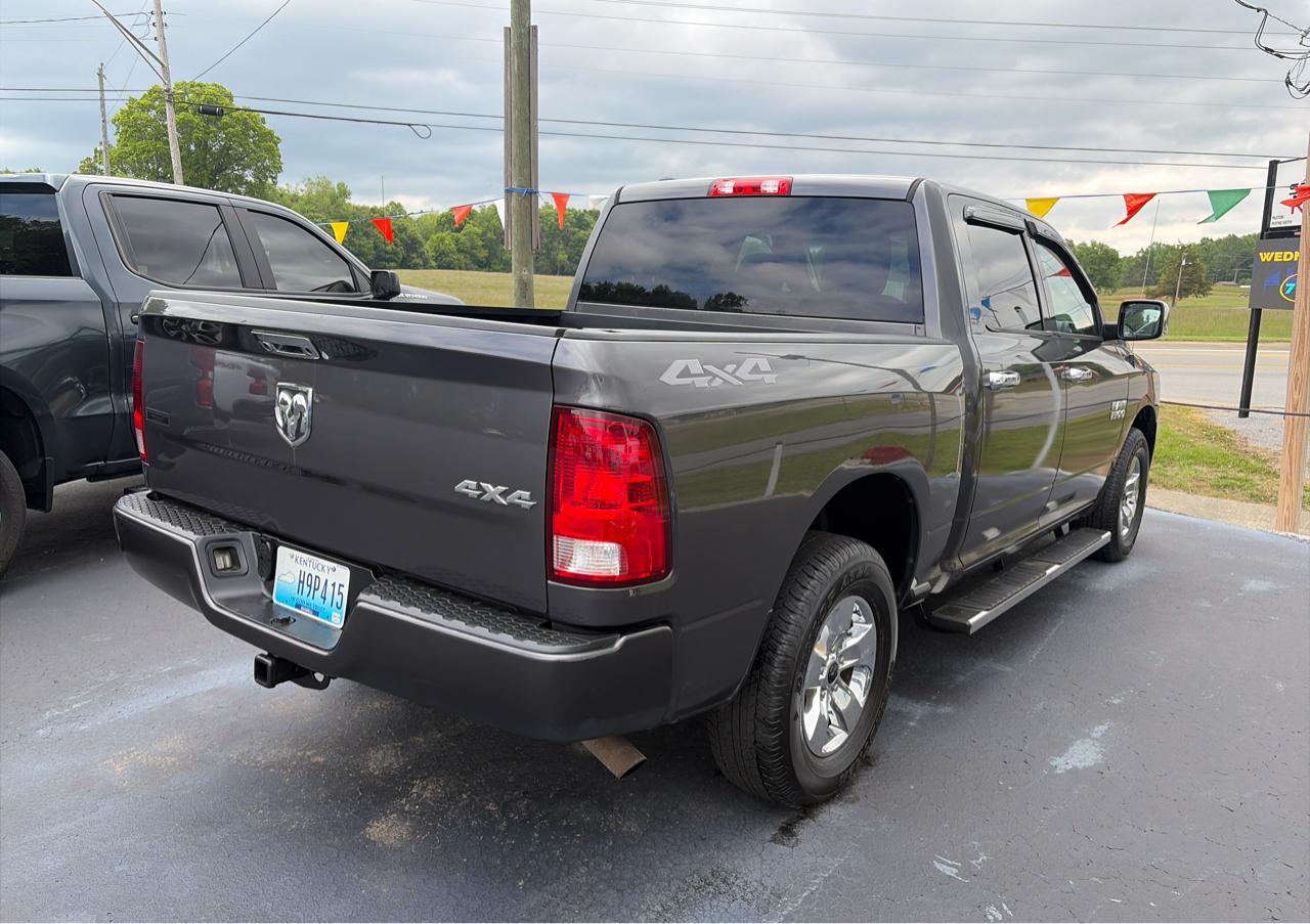 RAM 1500 4WD Crew Cab 140.5" Tradesman 2017